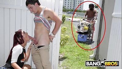 BANGBROS - Sophia Steele Gives Peter Green A Public blow-job While bothersome walks On By